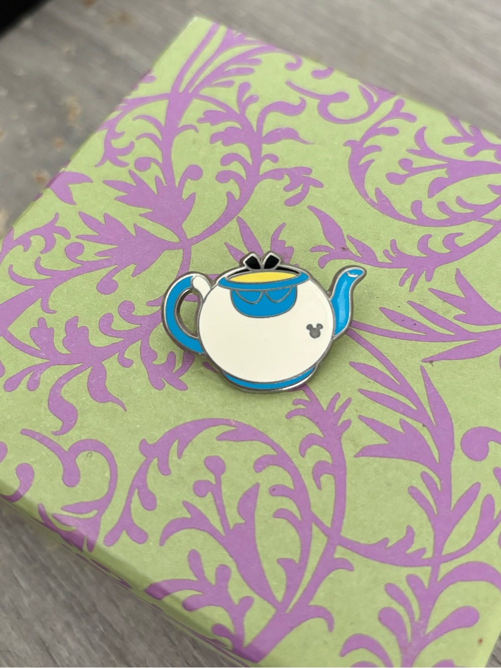 Alice in Wonderland Disney Authentic Pin